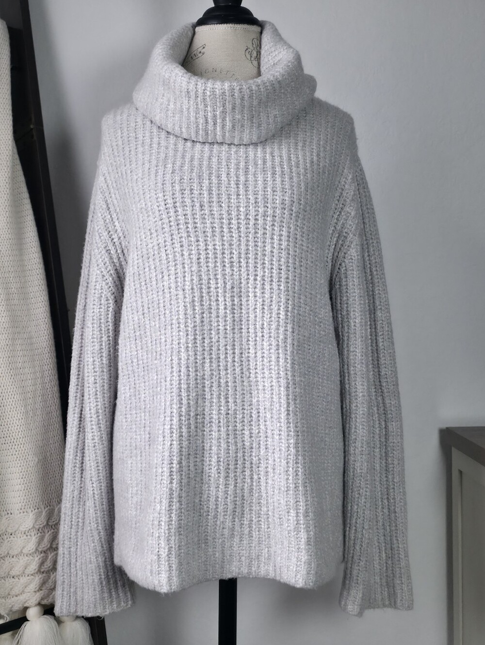 Theory Fold Over Neck Grey Boucle Oversized Sweater Size M, Minimalist, Cowlneck